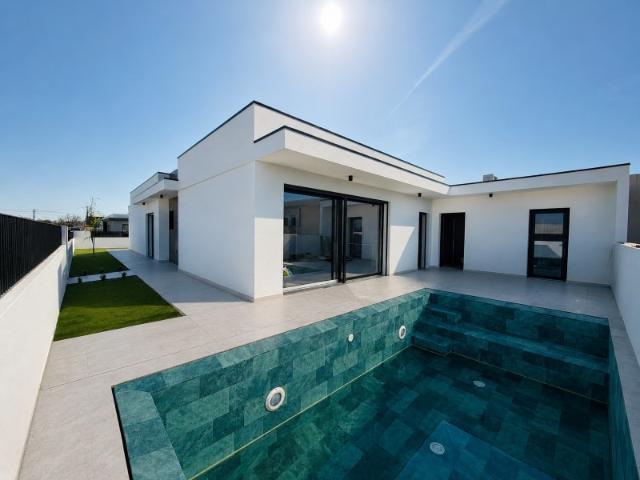 Moradia T4 Térrea em Construção com Piscina | Vista Serra da Arrábida