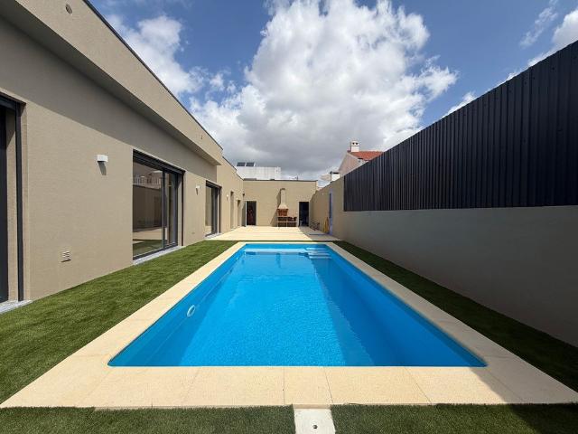Moradia T4 Térrea Nova com Piscina, 3 Suites a venda em Azei. 190m² Azeitão São Lourenço e São Simão