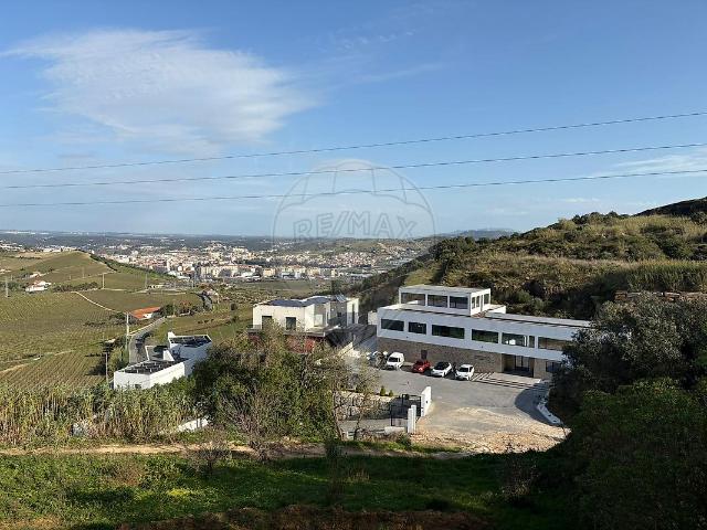 Moradia T4, Torres Vedras São Pedro e Santiago e Santa Maria Do Castelo e São Miguel e Matacães, Torres Vedras | BPI Expresso Imobiliário