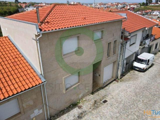 Moradia T4 Totalmente Reconstruída ? Qualidade Superior e Conforto no Coração da Cidade | 26084080627