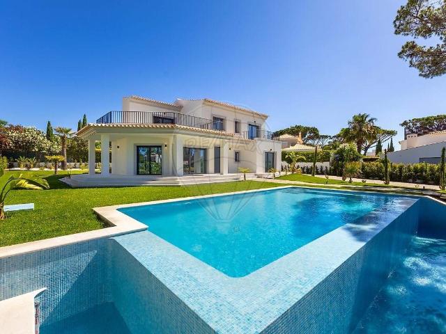 Moradia T4 Totalmente Remodelada em Zona Premium de Vilamour. 290m² Vilamoura