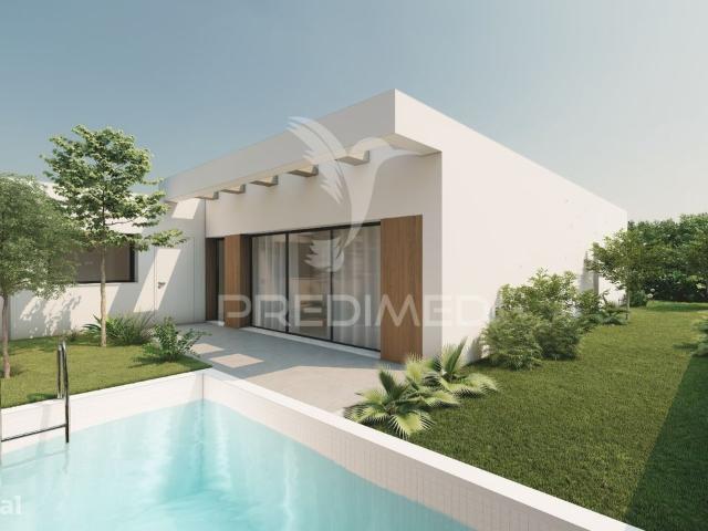 Moradia T4 Trrea com Piscina