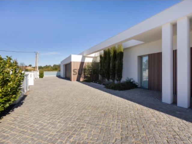 MORADIA T4 UNICA E EXCLUSIVA EM FATIMA, CONFORTO, ELEGÂNCIA e QUALIDADE EM CADA DETALHE!