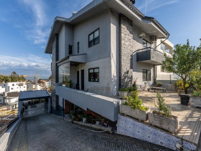 MORADIA T4 ! VARANDAS ! GARAGEM | BAGUIM DO MONTE | GONDOMAR