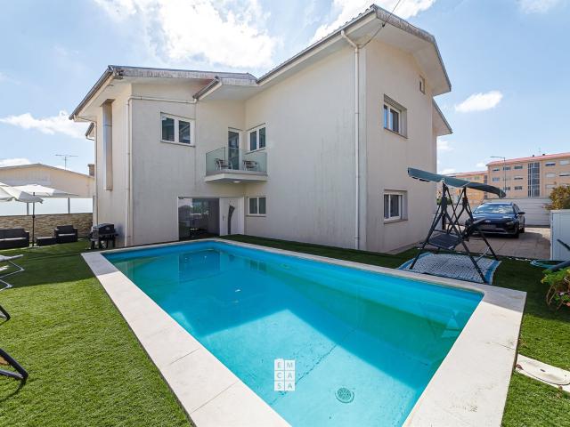 Moradia T4 Venda em São João da Madeira,São João da Madeira 312m² São João Da Madeira