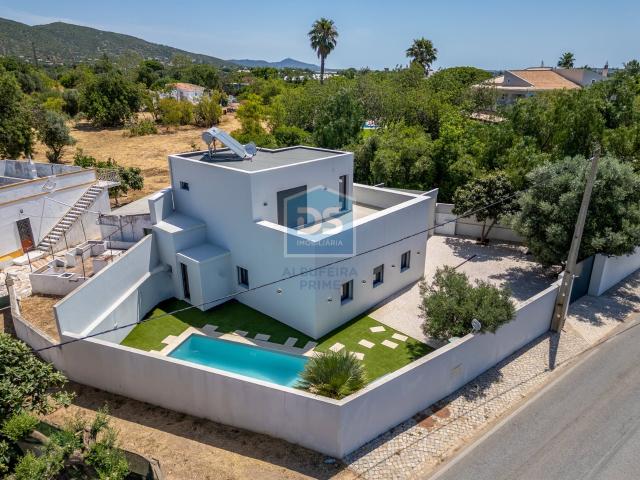 Moradia T4 Venda em Santa Bárbara de Nexe,Faro 220m² Santa bárbara de nexe