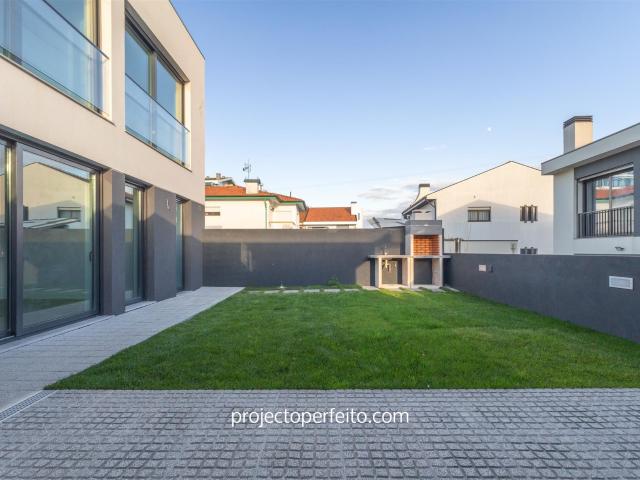 Moradia T4 Venda em Serzedo e Perosinho,Vila Nova de Gaia 290m² Serzedo e Calvos