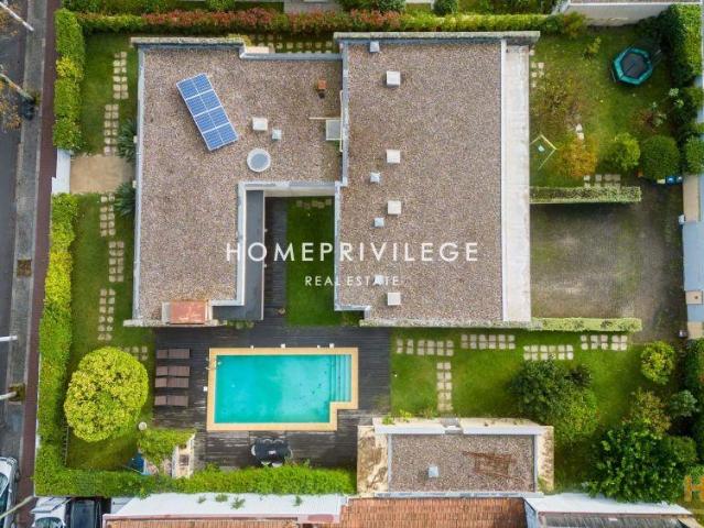 Moradia T4 + 1 c/ 4 frentes | 4 suítes | Salão c/ garrafeira | Jardim e piscina | 23113673754