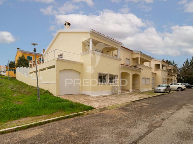 Moradia T4 +1 com Anexo Urbanização Serra Grande – Palmela