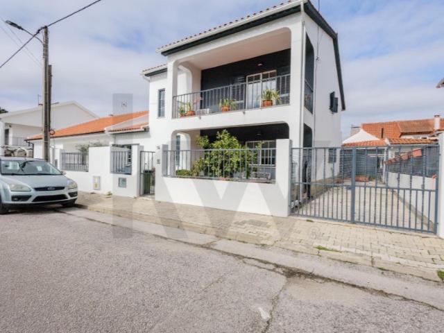 Moradia T4 + 1 com excelentes áreas Pinhal de Frades, Seixal