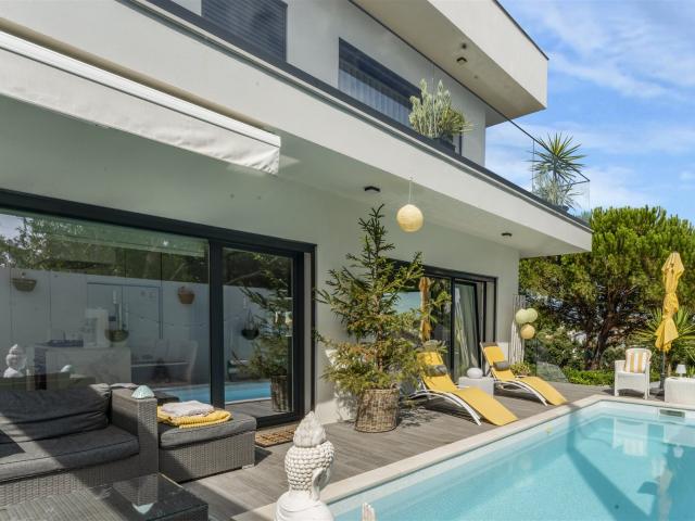 Moradia T4 +1 com Piscina em Bicesse, junto a Cascais 304m² Alcabideche