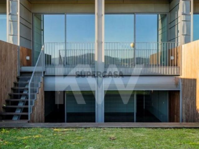 Moradia T4 + 1 com piscina para venda no Centro Histórico de Braga em S. Vítor