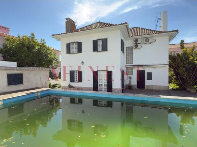 Moradia T4 +1 Em Linda A Velha, Avenida Brasil Com Piscina. 205m² Algés, linda a velha e cruz quebrada dafundo