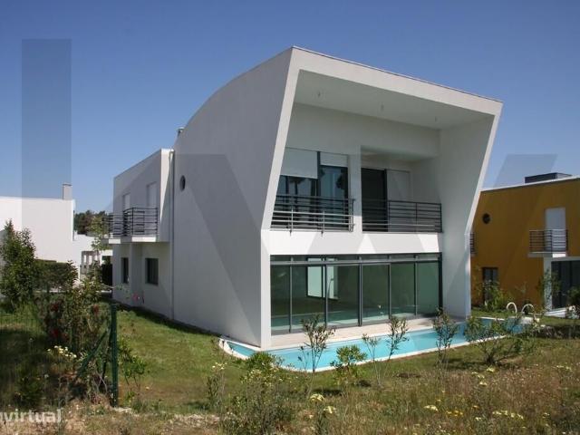 Moradia T4 + 1 Palmela Village Remodelada
