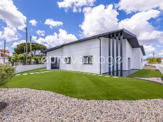Moradia T4/Centro da Maceira 213m² Leiria, Pousos, Barreira e Cortes