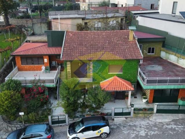Moradia T4+T1 em Felgueiras Centro da cidade 194m² Felgueiras e Feirão