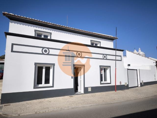 Moradia T5+1 Com Espaço Exterior No Centro De Castro Marim. 192m² Castro Marim
