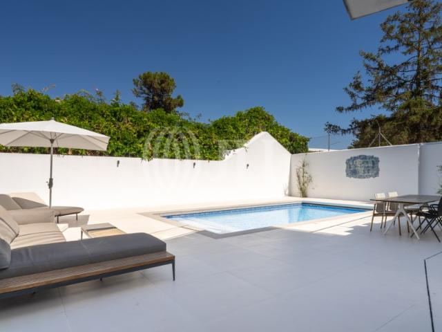 Moradia T5+1 com piscina no centro de Cascais