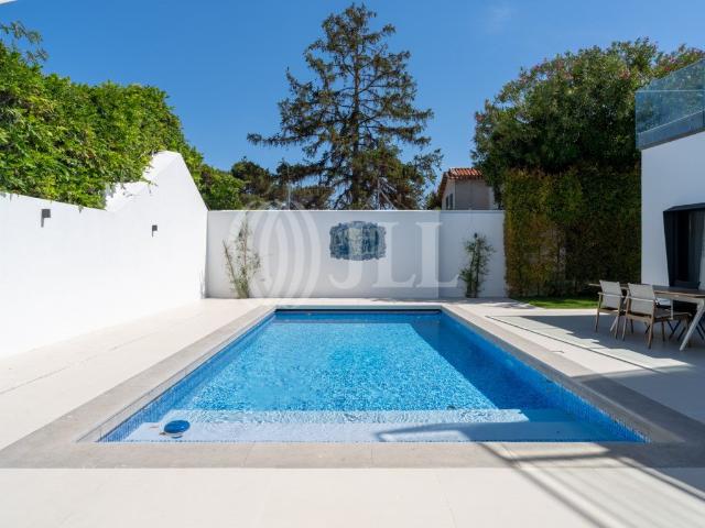 Moradia T5+1 com piscina no centro de Cascais 0m² Cascais e Estoril