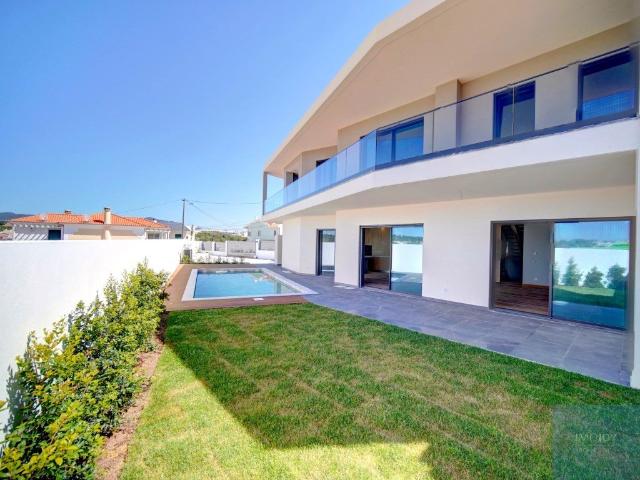 Moradia T5+2 com Piscina no Estoril 580m² Cascais e Estoril