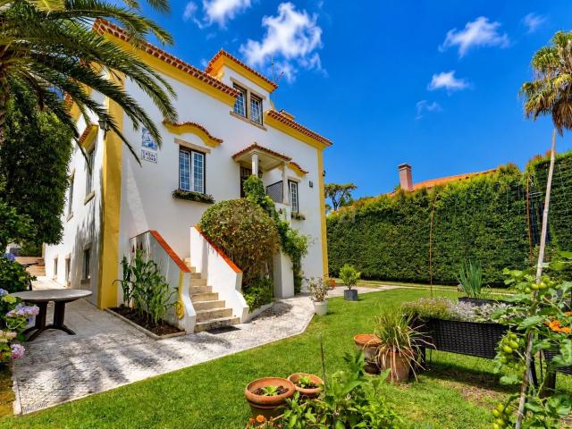 Moradia T5+2 em Monte Estoril, Cascais. 408m² Cascais e Estoril