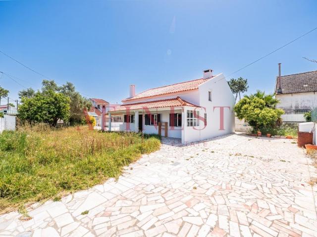 Moradia T5 Marisol Aroeira 195m² Charneca De Caparica