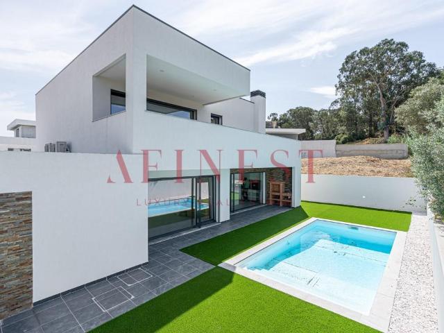 Moradia T5 Na Charneca Da Caparica 240m² Laranjeiro e feijó