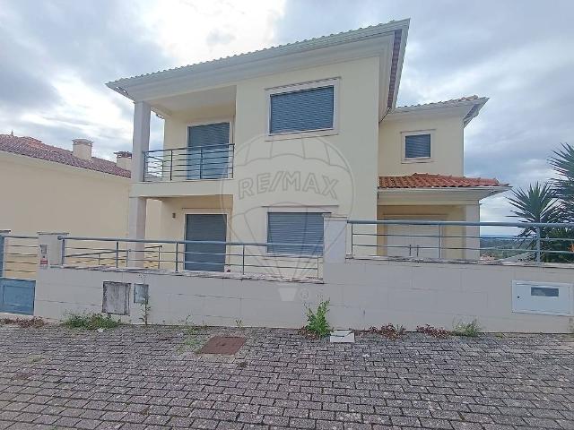 Moradia T5 na Quinta do Limoeiro Antanhol