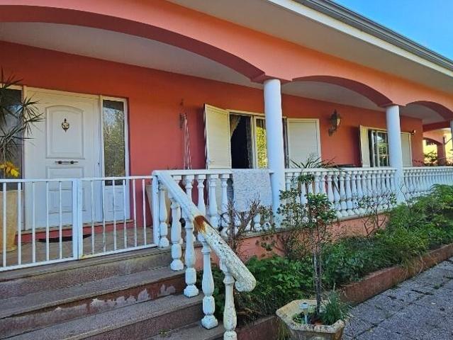 MORADIA T5 NOS CARVALHOS
