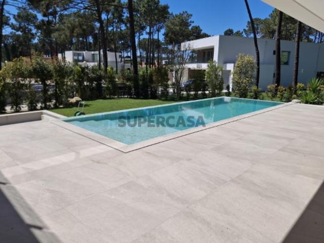 Moradia T5 nova