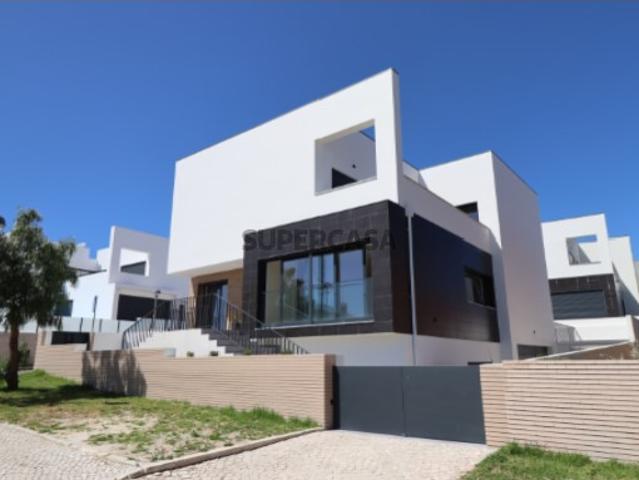 Moradia T5 NOVA com Piscina