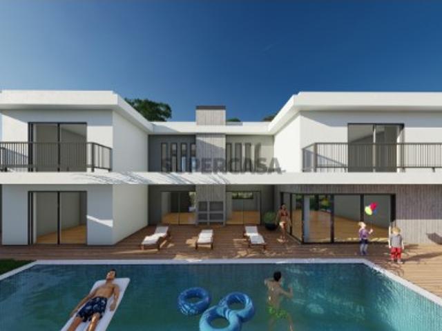 Moradia T5 a venda em Azeitão, com Piscina e Piso Radiante