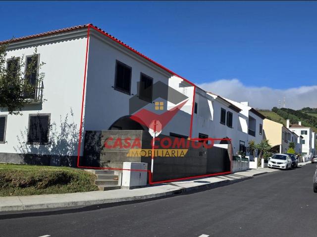 Moradia T5 à venda em S. Pedro VLF
