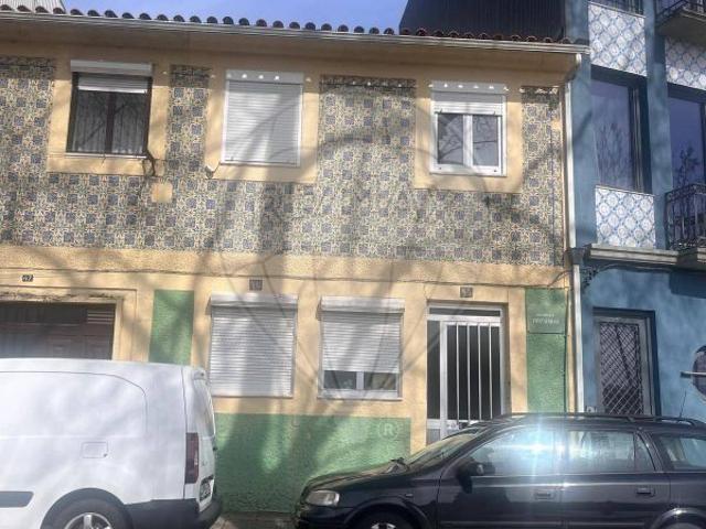 Moradia T5 à venda em Porto