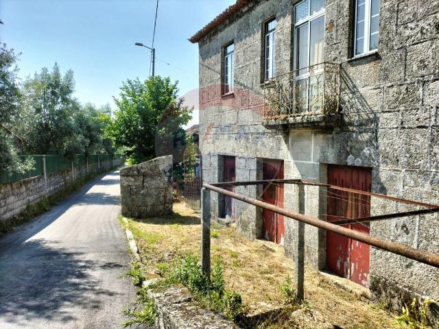 Moradia T5 à venda em Vouzela
