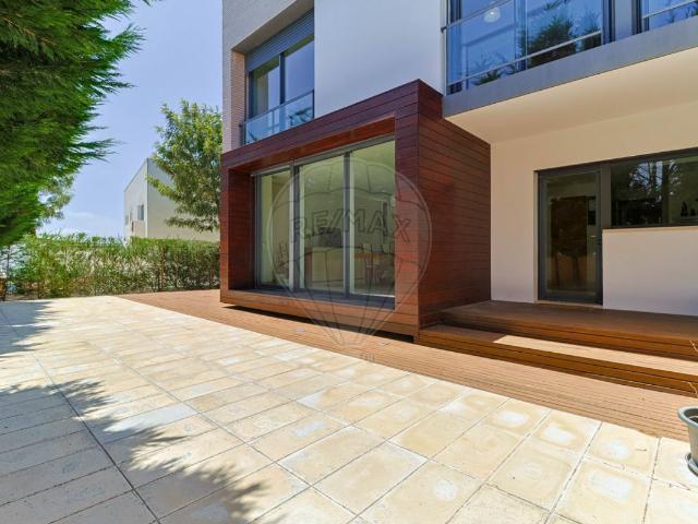 Moradia T5 à venda em Torres Vedras