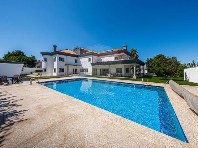 Moradia T5 de luxo à venda em Viseu