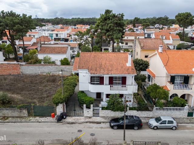 Moradia T5 Aroeira com excelentes reas a 10min da Fonte da Telha