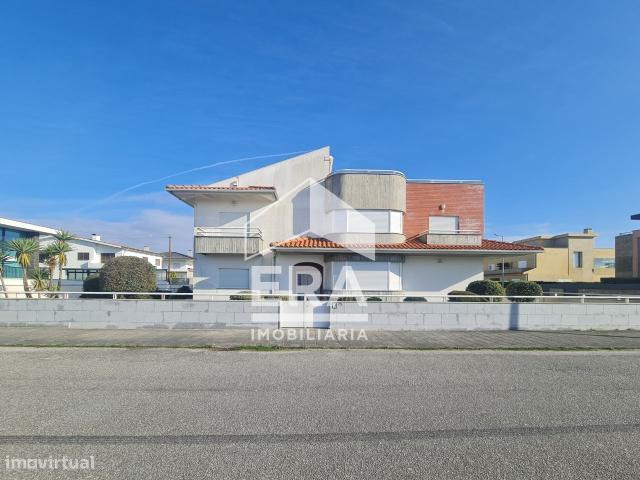 Moradia T5 com vista mar, Amorosa