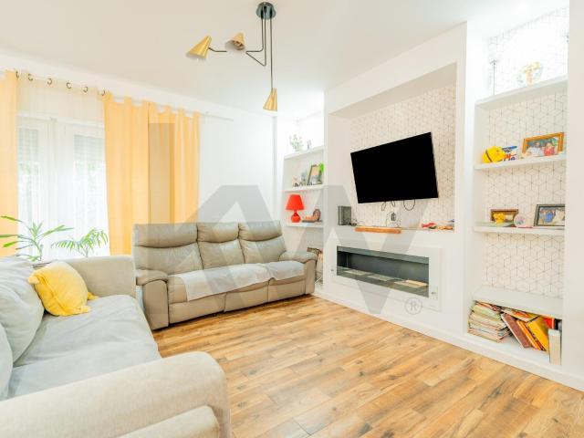 Moradia T3+1 com amplo terreno em Albarraque