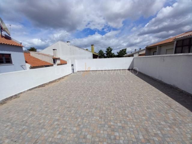 Moradia T5, com anexo, em Foros da Amora