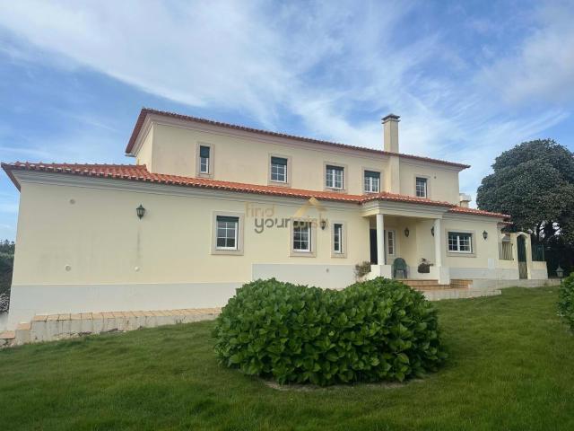 Moradia T5 com excelente vista de mar campo de golfe 350m² Amoreira