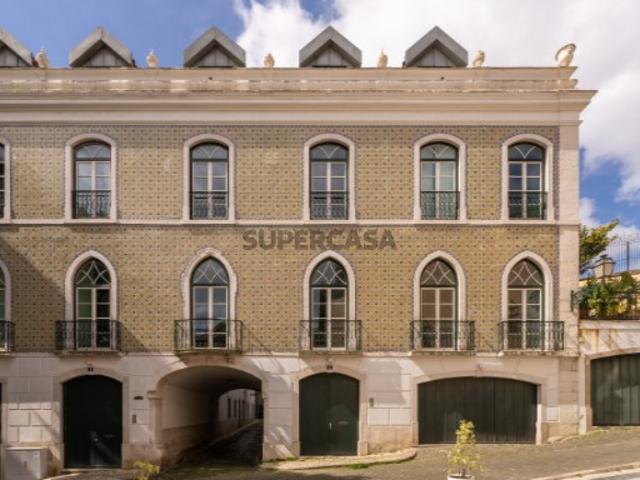 Moradia T5 com garagem, no Palácio do Contador Mor, em Lisboa