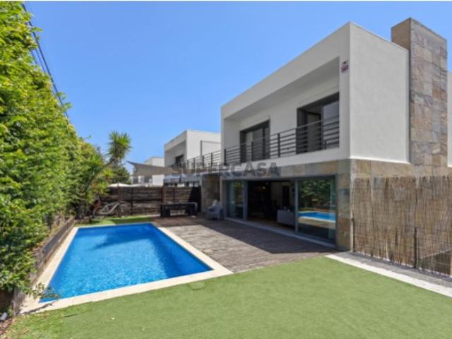 Moradia T5 com jardim e piscina em condomínio privado Bicesse, Cascais