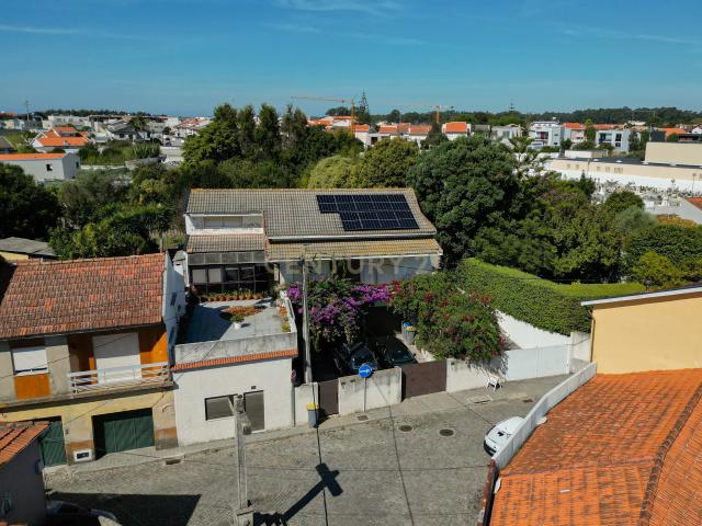 Moradia T5 com Jardim em Vila Nova de Gaia