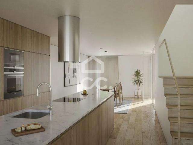 Moradia T5 com jardim, piscina e garagem na Foz Velha – Projeto de reconstrução e ampliação