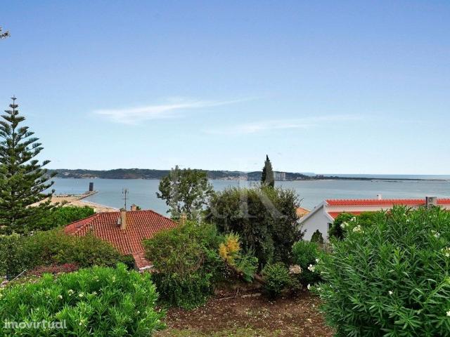 Moradia T5 com jardim, vista rio e mar na Cruz Quebrada