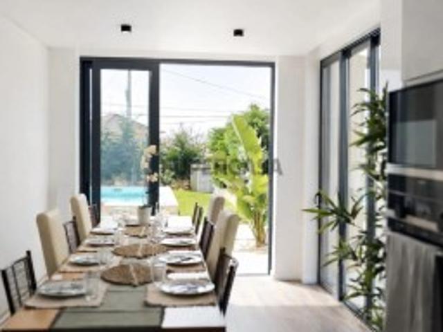 Moradia T5 com Piscina + Moradia T2 Independente com contrato de arrendamento