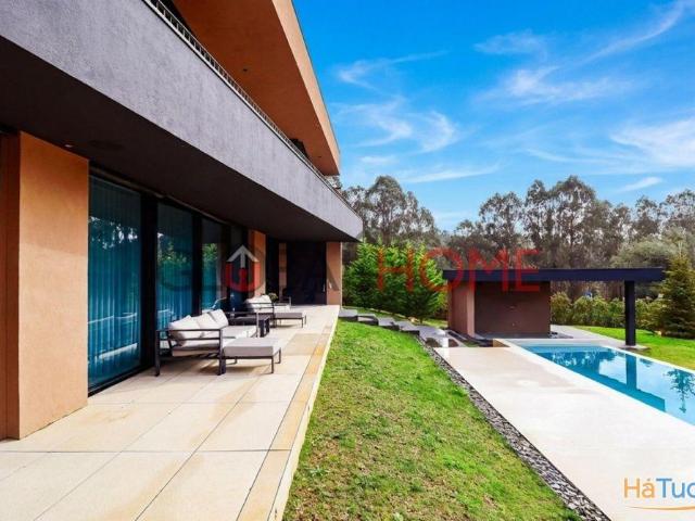 Moradia T5 com piscina na Quinta das Luzes | 26064071001