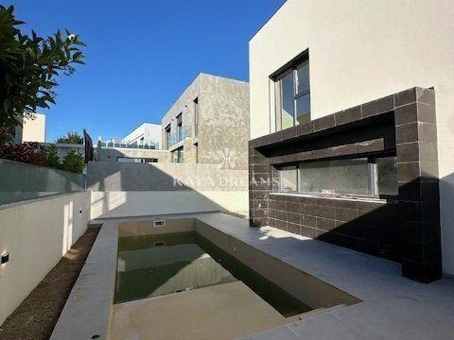 Moradia T5 com Piscina Nova a Estrear em Torres Vedras | 26064080630